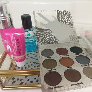 🎶SALE!! Concert makeup set #1